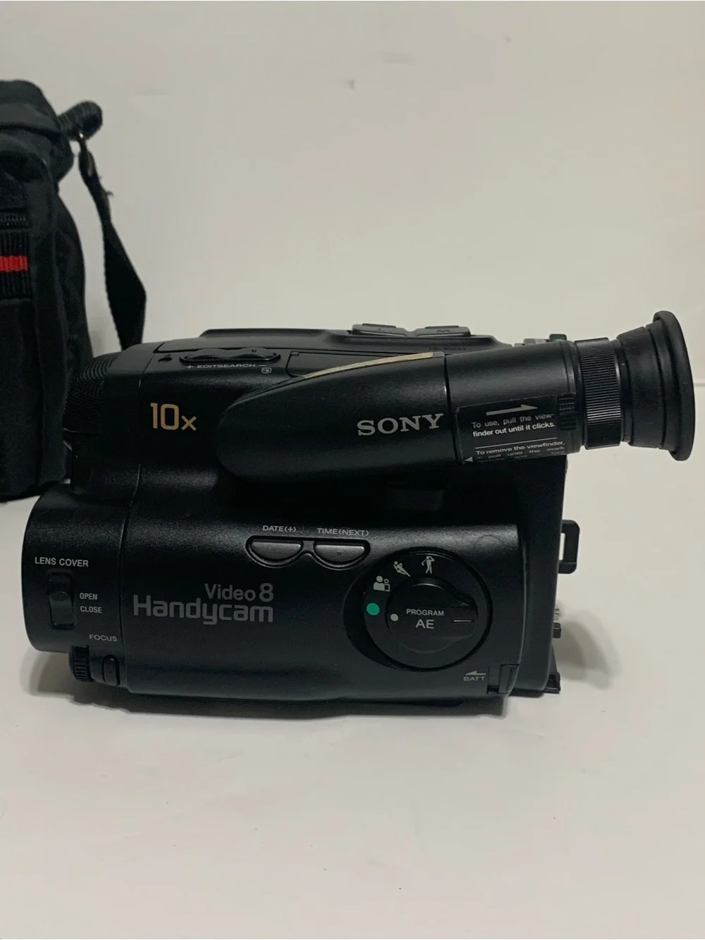 Sony CCD-TR21 Video 8 Handycam Camcorder 10x Zoom Bundle Tested Working Vintage
